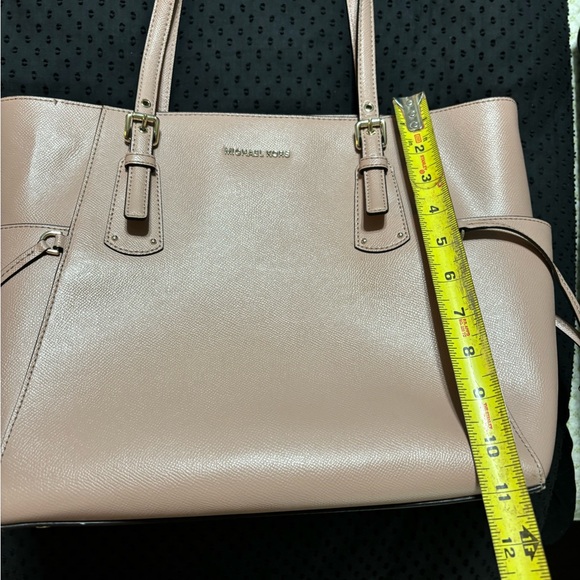Michael Michael Kors Voyager Fawn Tote Leather - Picture 14 of 16